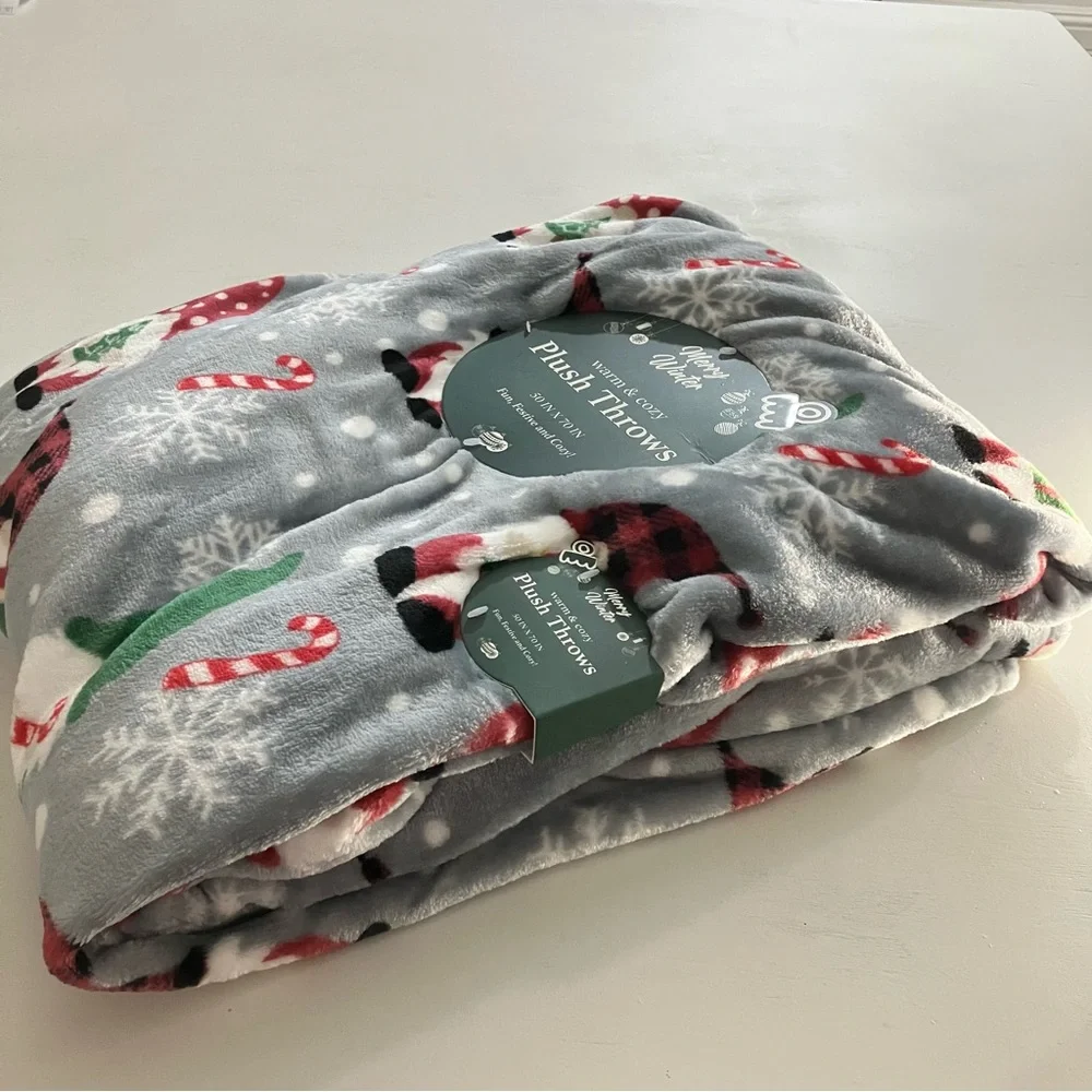 Merry Winter Plush Throw Blanket